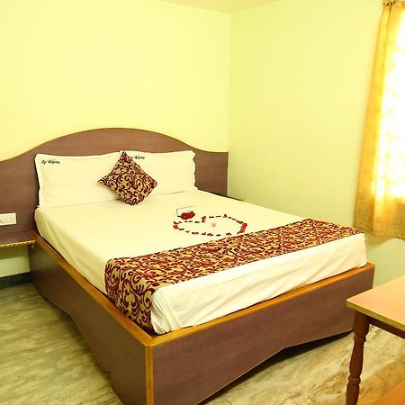 Hotel Vijay Pollāchi Exterior foto