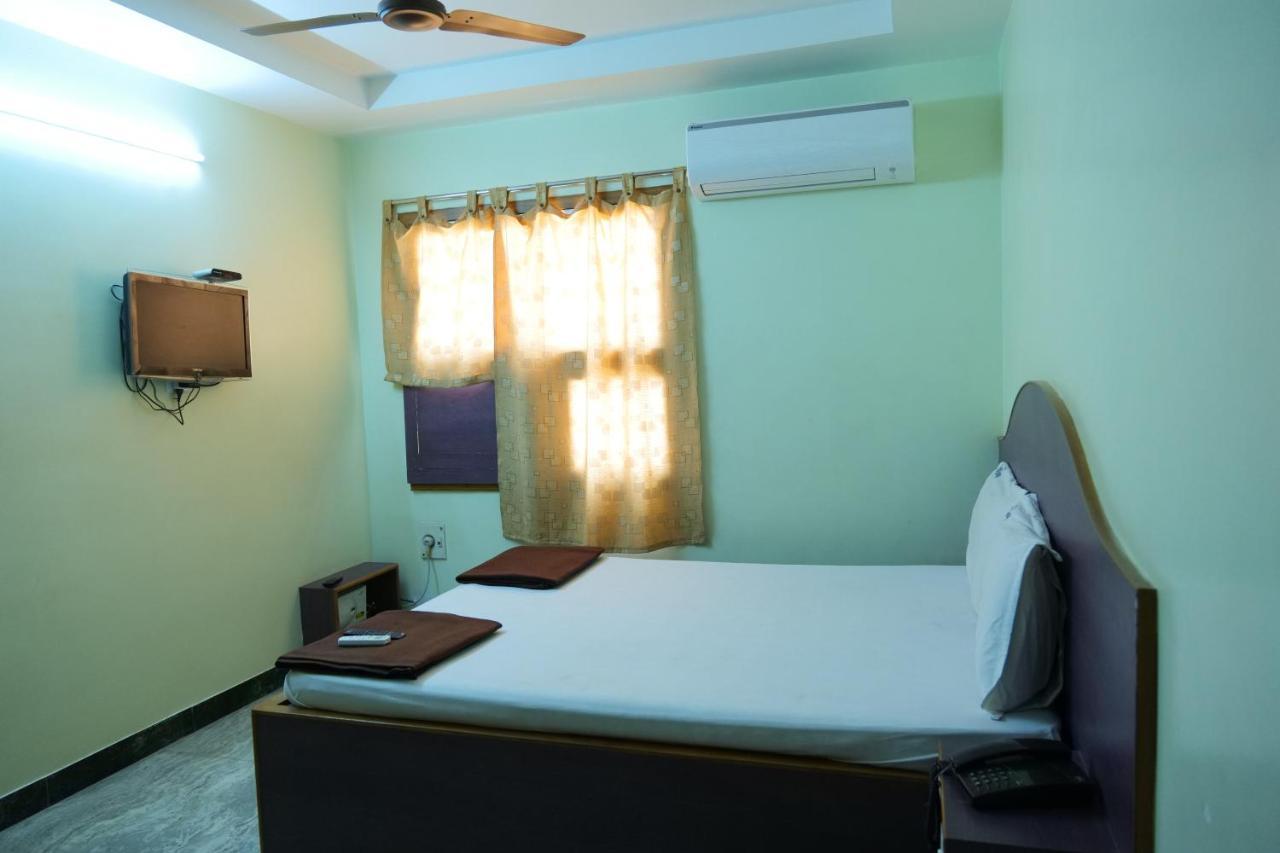 Hotel Vijay Pollāchi Exterior foto