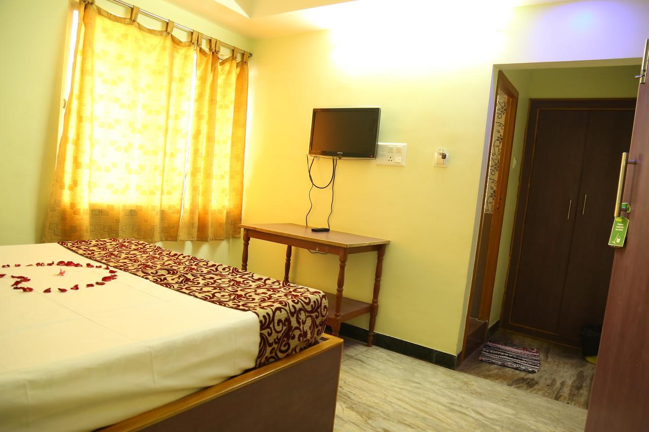 Hotel Vijay Pollāchi Exterior foto
