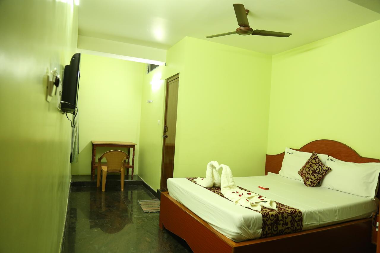 Hotel Vijay Pollāchi Exterior foto